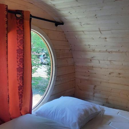 Camping De Nevers Bagian luar foto
