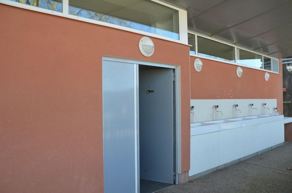 Camping De Nevers Bagian luar foto