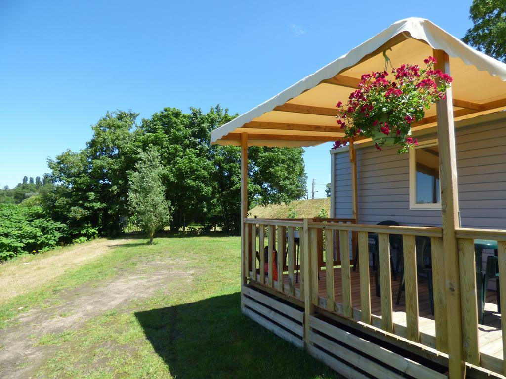 Camping De Nevers Bagian luar foto