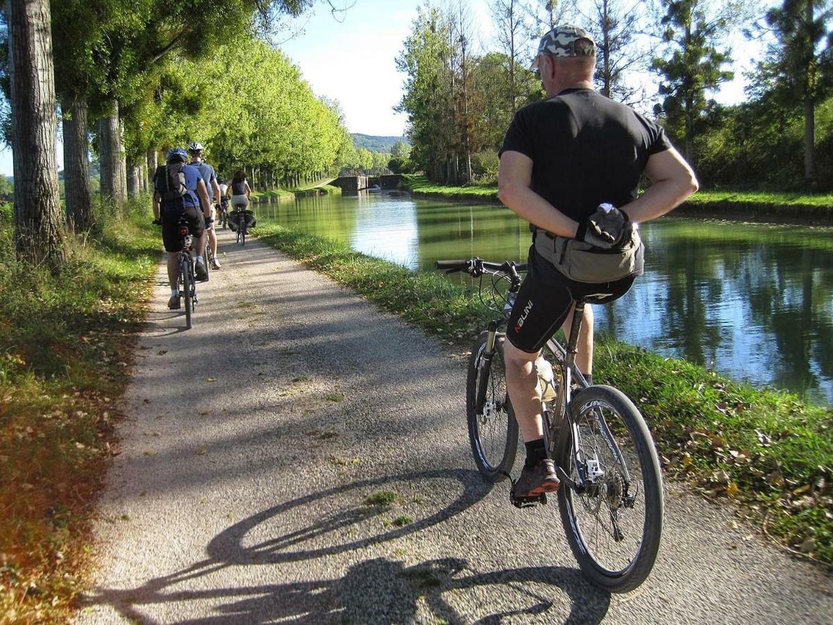Camping De Nevers Bagian luar foto